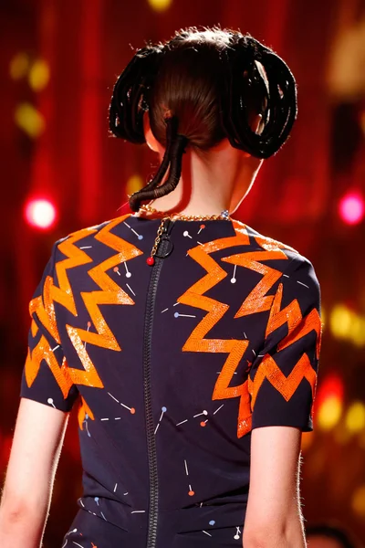 Look 64